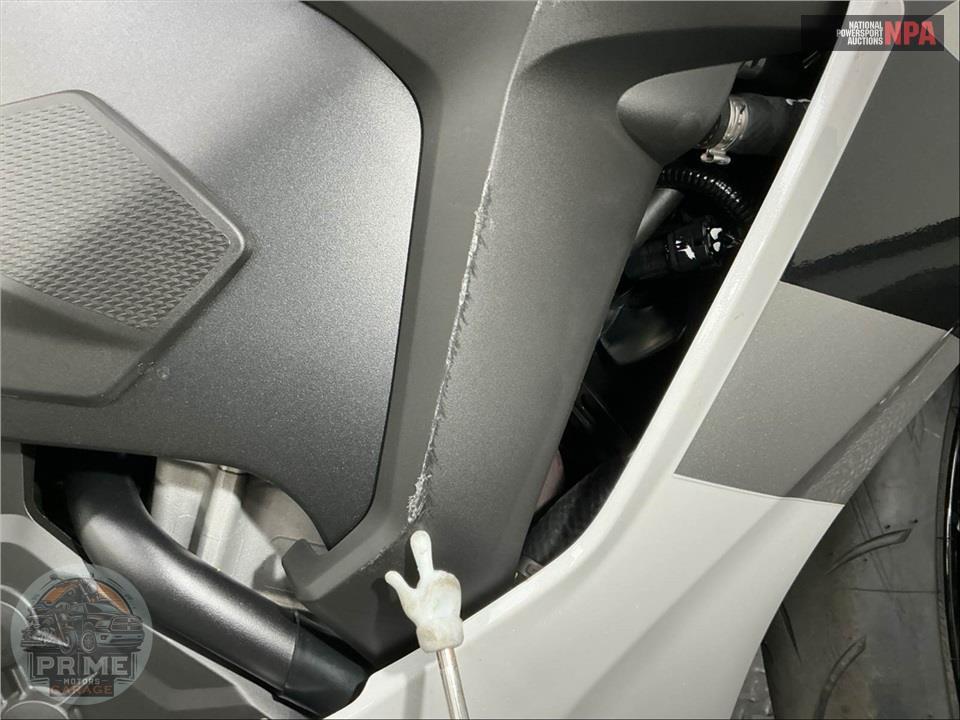 2025 Honda CBR1000RR — фото 15