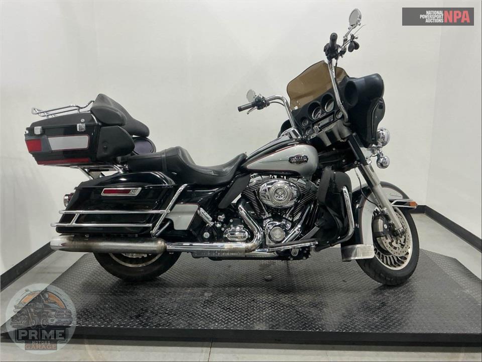 2010 Harley-Davidson FLHTCU ULTRA CLASSIC ELECTRA GLIDE — фото 1