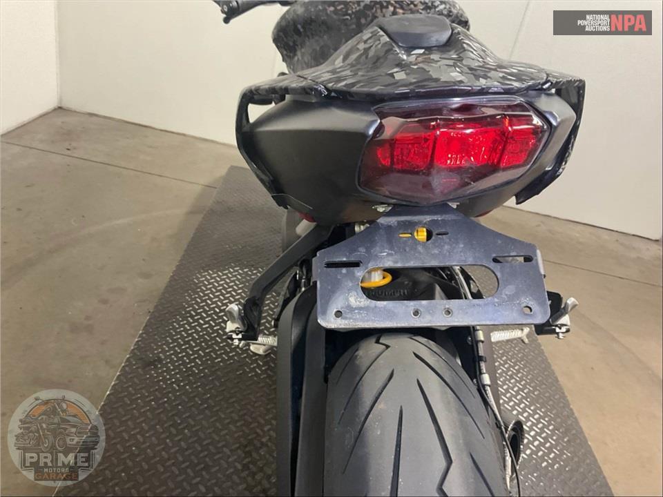 2022 Triumph STREET TRIPLE 765 RS (SILVER) — фото 18