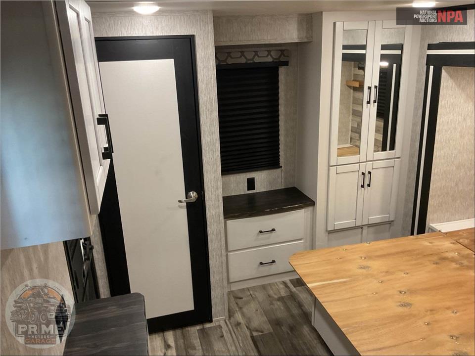 2022 Crossroads Rv M-388 FKL - HAMPTON SERIES — фото 13