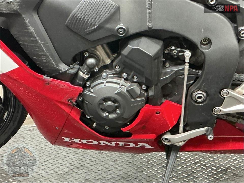 2023 Honda CBR1000RA (ABS) — фото 7
