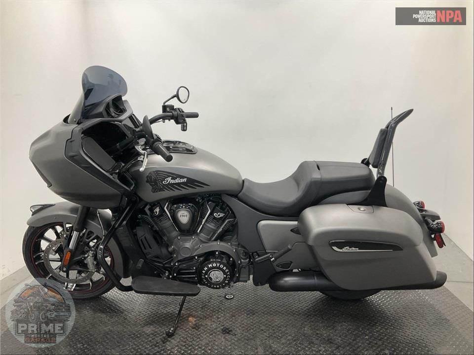 2023 Indian Motorcycle CHALLENGER DARK HORSE (SMOKE) — фото 3