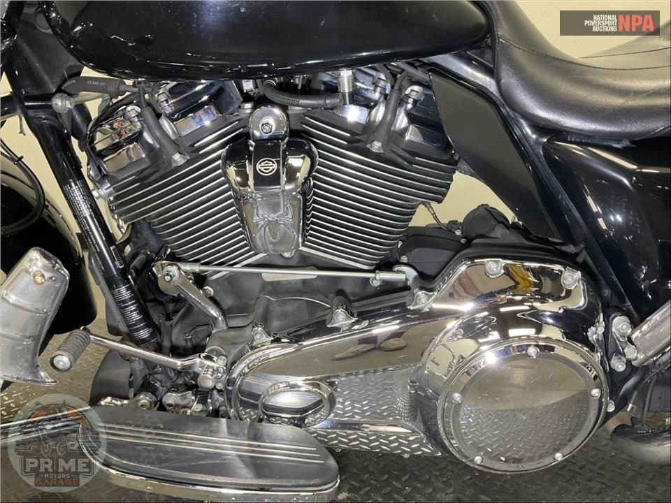 2017 Harley-Davidson FLHXS STREET GLIDE SPECIAL — фото 7