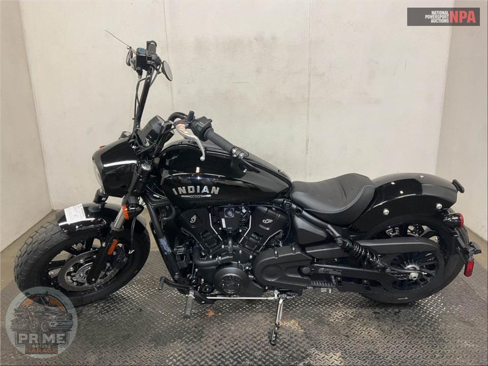 2025 Indian Motorcycle SCOUT BOBBER LIMITED WITH TECHNOLOGY PACKAGE (BLACK) — фото 3