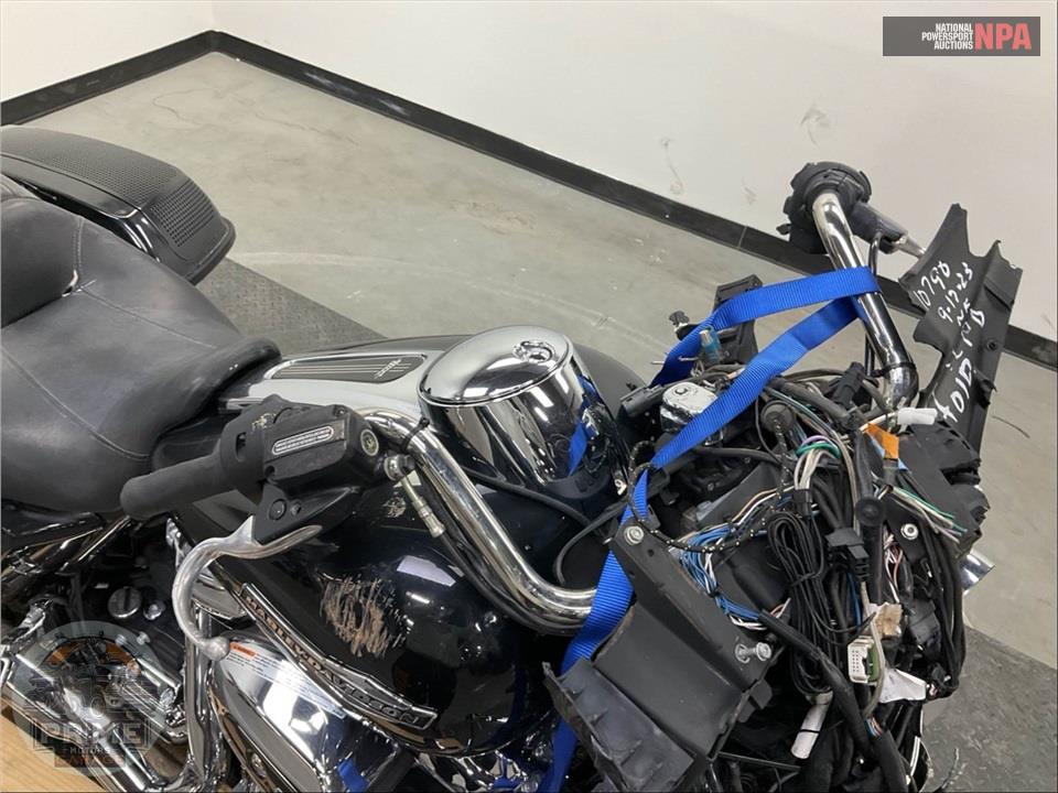 2021 Harley-Davidson FLHX STREET GLIDE — фото 35