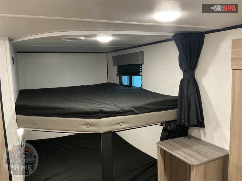 2025 Keystone Rv M-26 BX - COLEMAN LIGHT SERIES — фото 18