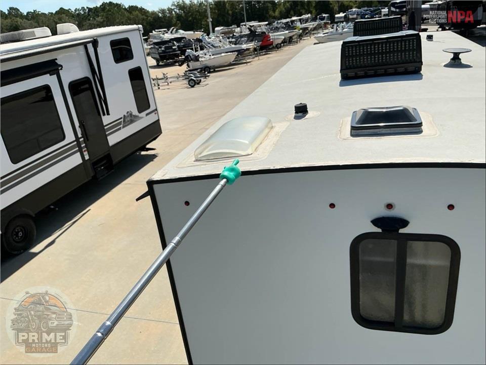 2021 Voyage By Winnebago M-2427RB — фото 27