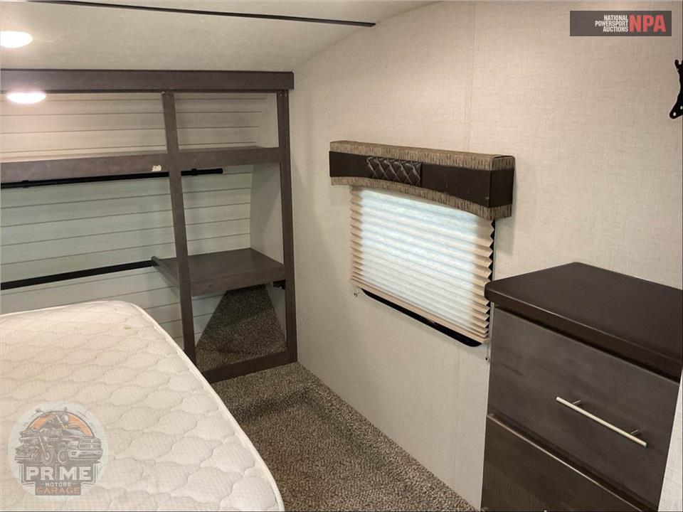 2018 Crossroads Rv M-25 RL - CRUISER AIRE FIFTH WHEEL SERIES — фото 12