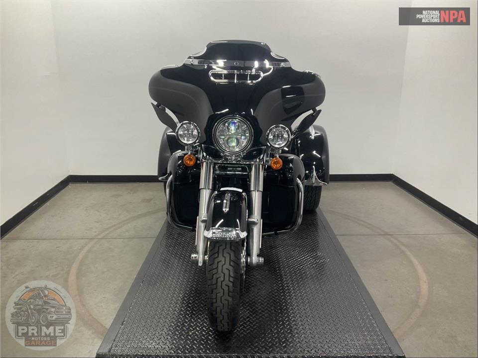 2020 Harley-Davidson FLHTCUTG TRI GLIDE ULTRA — фото 2