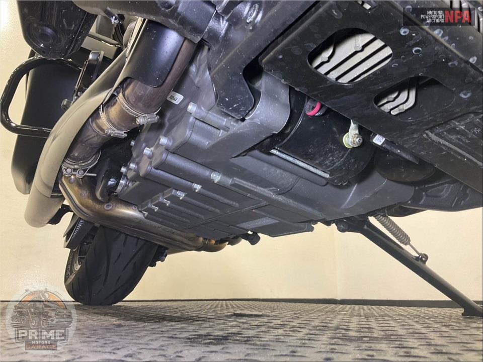 2025 Indian Motorcycle ROADMASTER POWERPLUS DARK HORSE WITH 112 AND POWERBAND AUDIO PACKAGE — фото 9