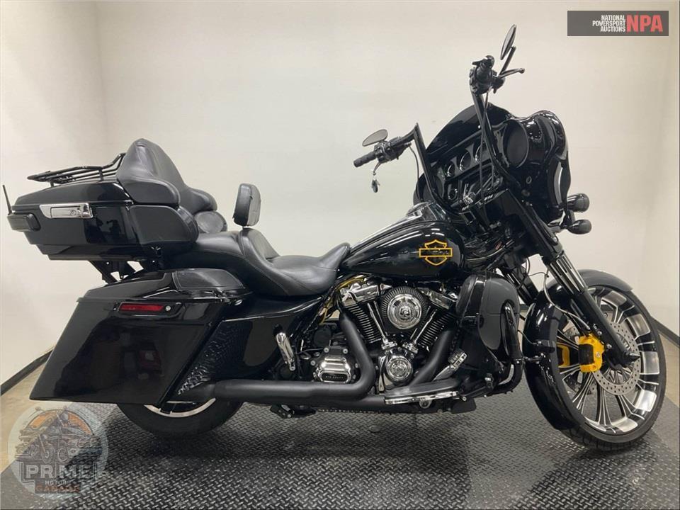 2017 Harley-Davidson FLHXS STREET GLIDE SPECIAL — фото 1