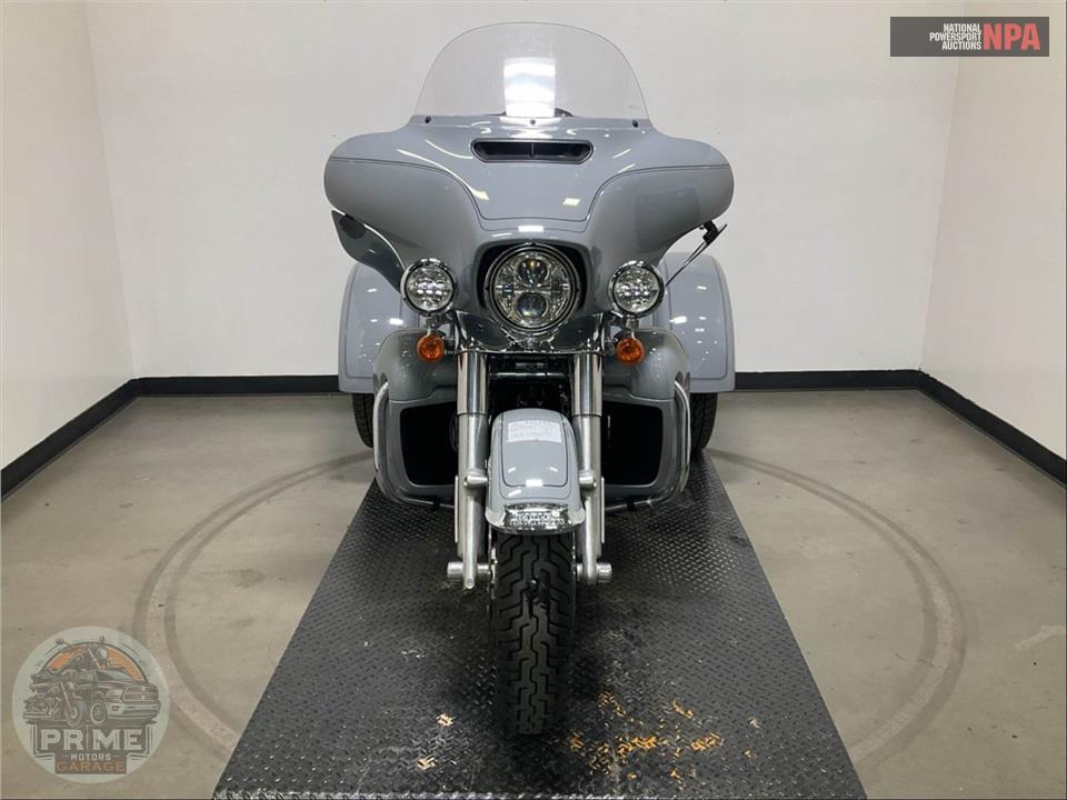 2024 Harley-Davidson FLHTCUTG TRI GLIDE ULTRA CLASSIC — фото 2