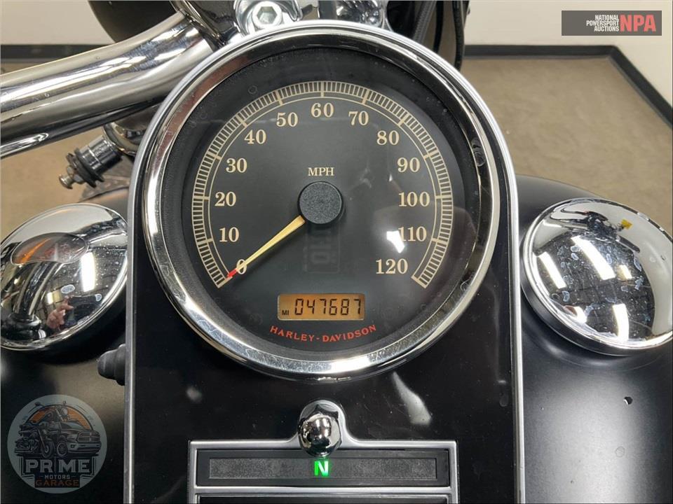 2010 Harley-Davidson FLSTFB FAT BOY LO — фото 5