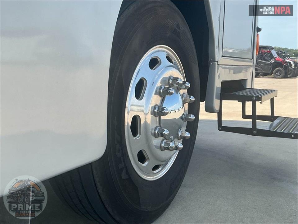 2012 Winnebago M-36M-CUMMINS 360HP - JOURNEY SERIES — фото 41