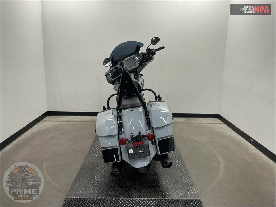 2025 Indian Motorcycle CHIEFTAIN DARK HORSE WITH POWERBAND AUDIO PACKAGE (BLACK) — фото 4