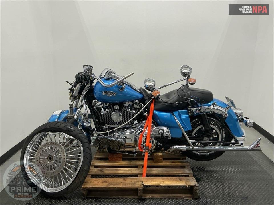 2011 Harley-Davidson FLHRC ROAD KING CLSC — фото 3
