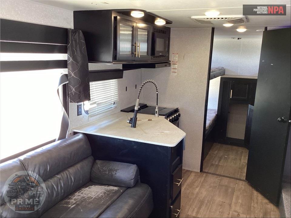 2022 Cherokee By Forest River M-29BRB - GREY WOLF FIFTH WHEEL SERIES — фото 8