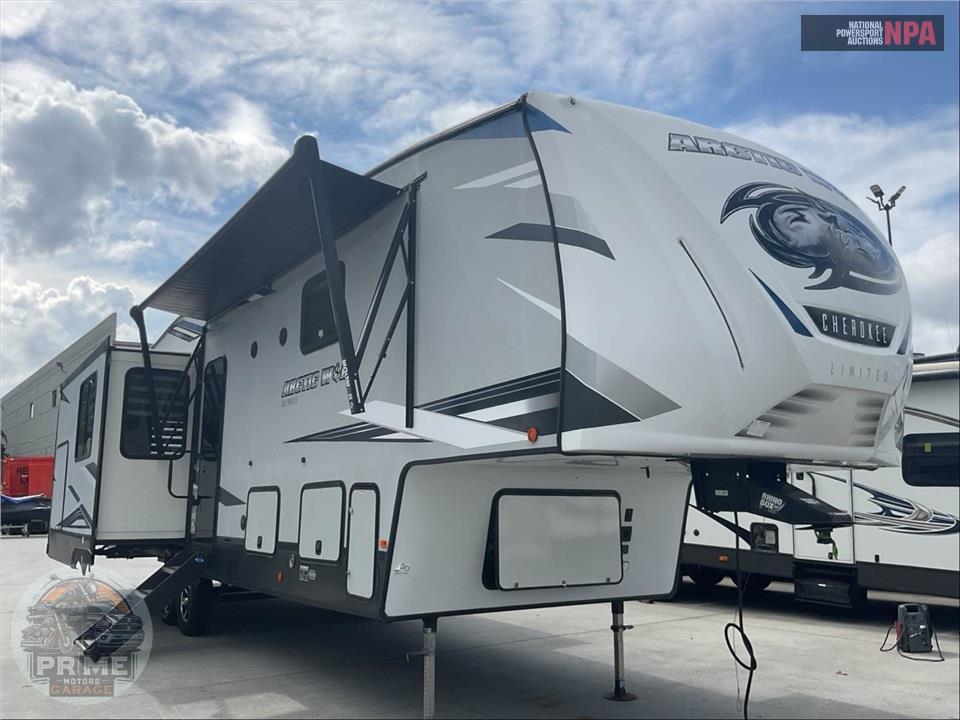 2021 Cherokee By Forest River M-3550SUITE - ARCTIC WOLF FIFTH WHEEL SERIES — фото 1