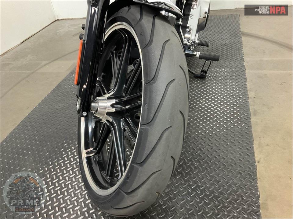 2018 Harley-Davidson FXBR BREAKOUT — фото 16