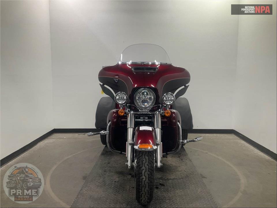 2014 Harley-Davidson FLHTCUTG TRIGLIDE ULTRA CLASSIC — фото 2
