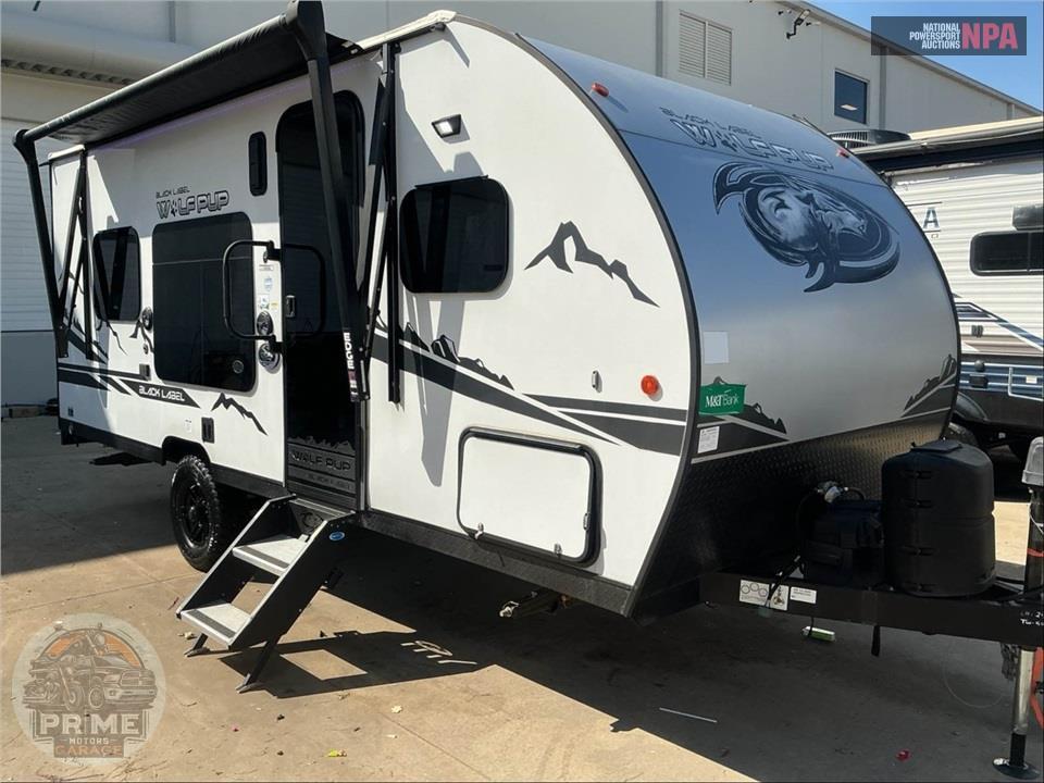 2022 Cherokee By Forest River M-18RJBBL - WOLF PUP BLACK LABEL TOY HAULER SERIES — фото 1