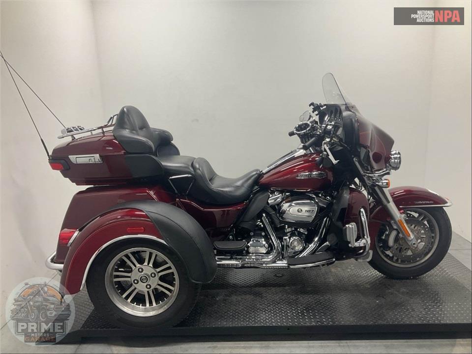 2017 Harley-Davidson FLHTCUTG TRIGLIDE ULTRA CLASSIC — фото 1