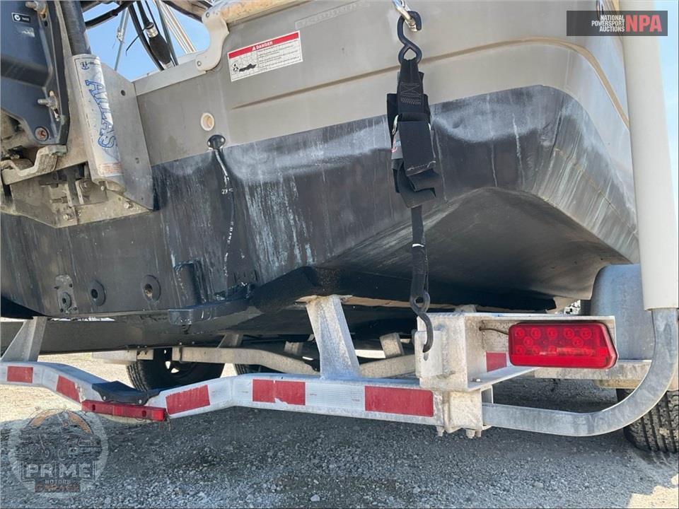 2015 Hurricane Boat SUNDECK SPORT 211 L=21/ E=1-150HP YAMAHA OB — фото 18