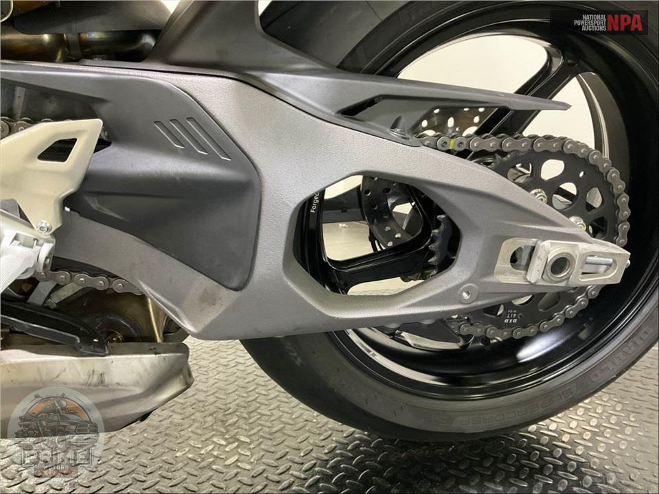 2025 Ducati PANIGALE V4 S — фото 39