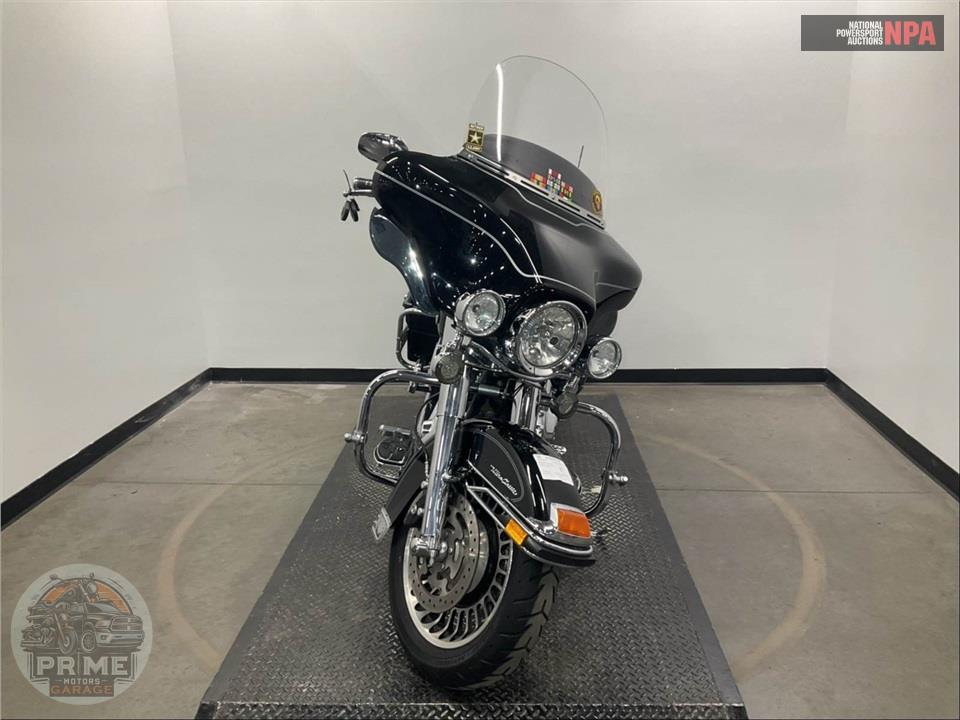 2009 Harley-Davidson FLHTCU ULTRA CLASSIC ELECTRA GLIDE — фото 2