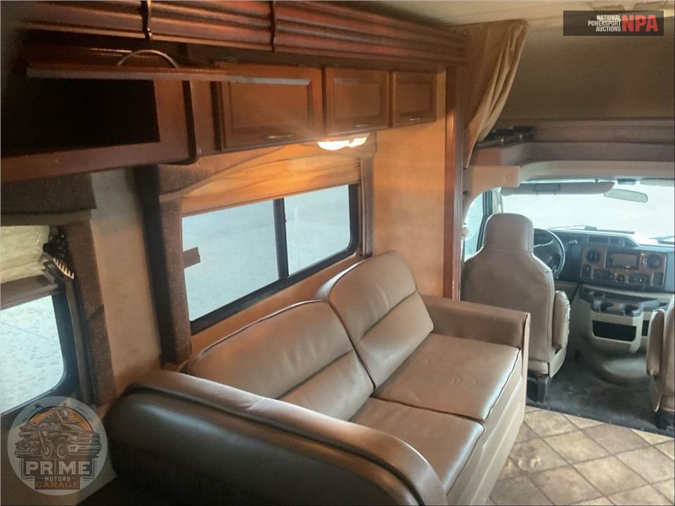 2013 Thor Motor Coach M-31L E450-V10 - CHATEAU SERIES — фото 10