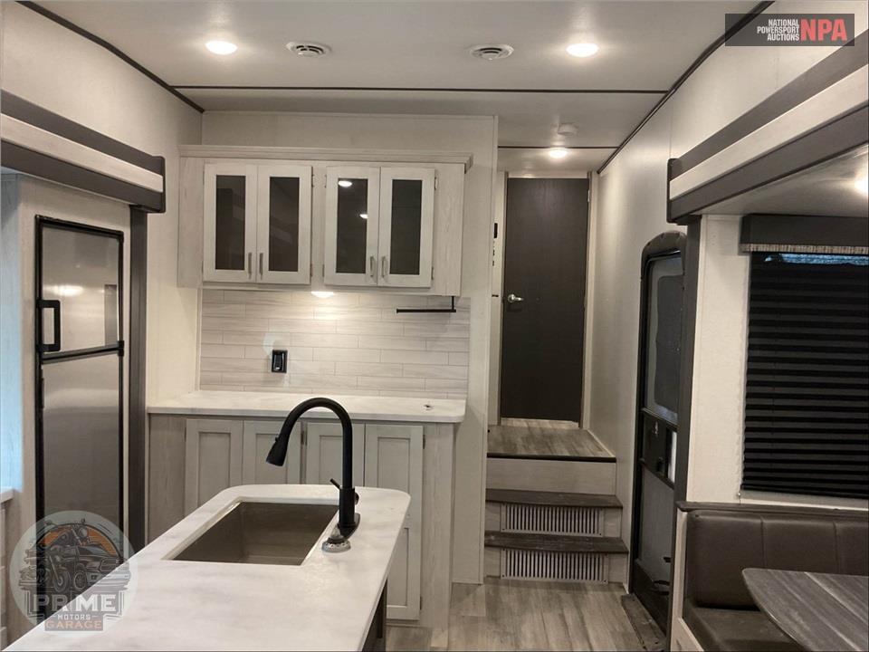 2022 Keystone Rv M-30RL SPRINTER FIFTHWHEEL SERIES — фото 9