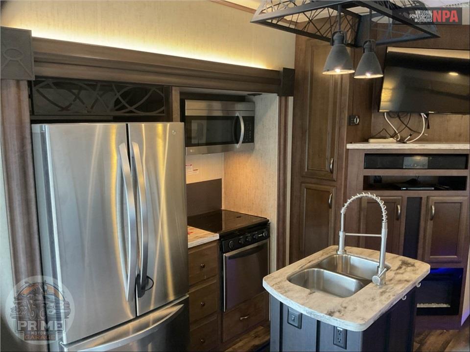 2018 Sierra By Forest River M-384QBOK - FIFTH WHEEL SERIES — фото 7