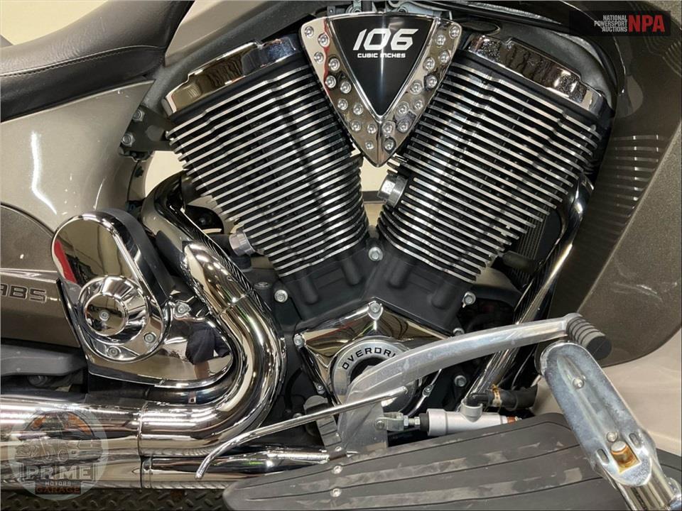 2013 Victory Motorcycles VISION TOUR — фото 6