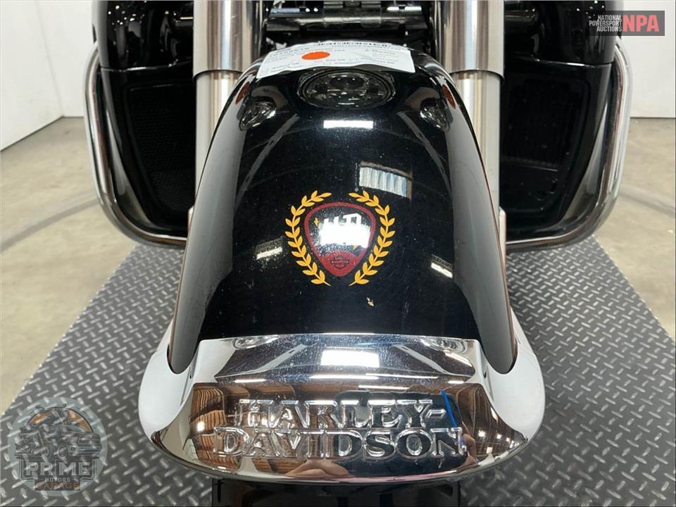 2024 Harley-Davidson FLHTCUTG TRI GLIDE ULTRA CLASSIC — фото 15