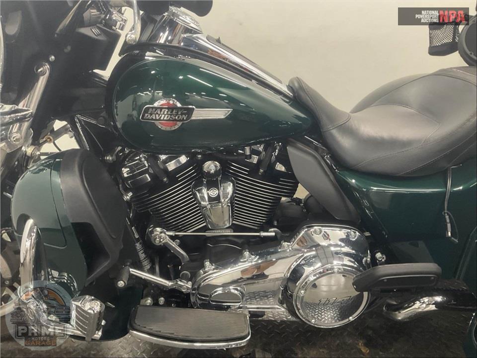 2024 Harley-Davidson FLHTCUTG TRI GLIDE ULTRA CLASSIC — фото 7
