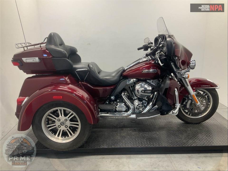 2016 Harley-Davidson FLHTCUTG TRIGLIDE ULTRA CLASSIC — фото 1