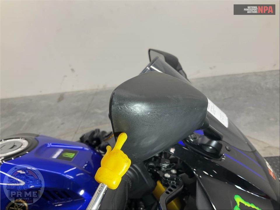 2021 Yamaha YZF-R3 MONSTER ENERGY MOTOGP — фото 24