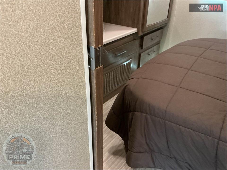 2018 Jayco M-30 XP FORD E450 - GREYHAWK PRESTIGE SERIES — фото 14