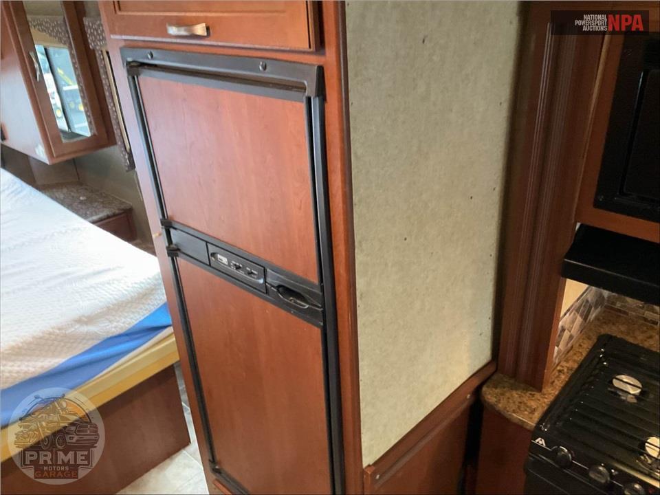 2015 Thor Motor Coach M-28H E450-V10 - FREEDOM ELITE SERIES — фото 26