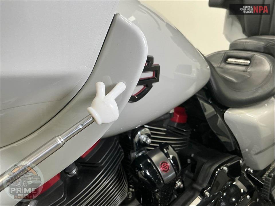 2020 Harley-Davidson FLTRXSE CVO ROAD GLIDE — фото 14