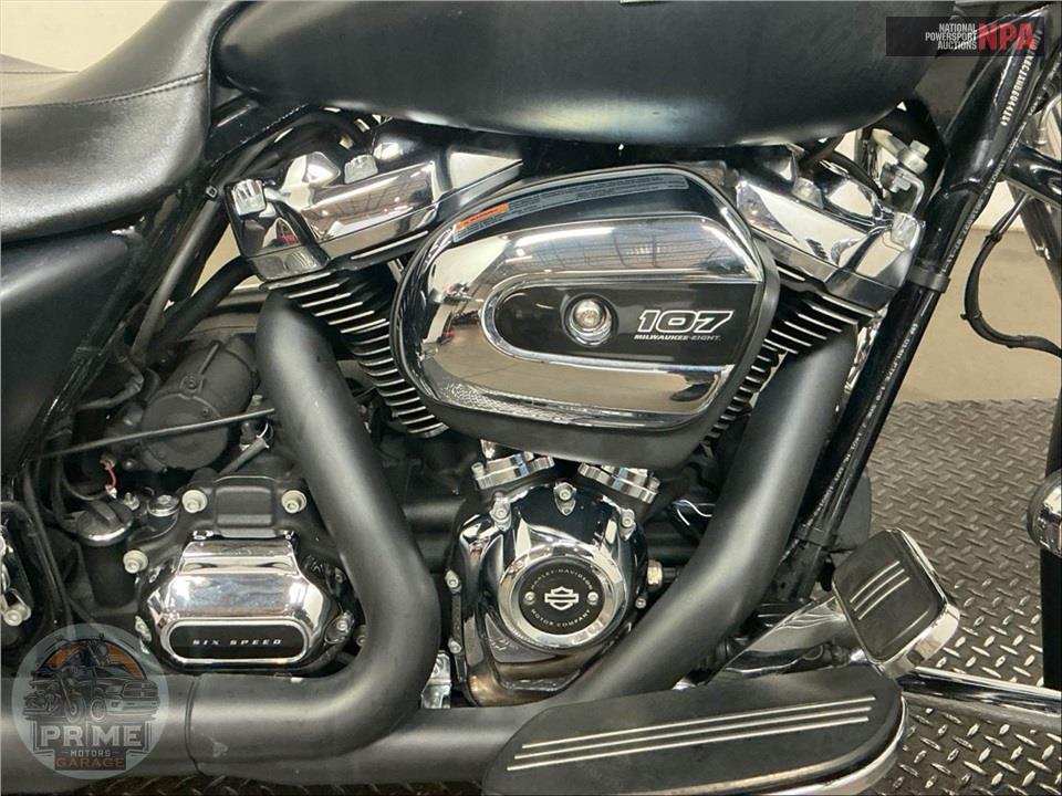 2017 Harley-Davidson FLHXS STREET GLIDE SPECIAL — фото 6