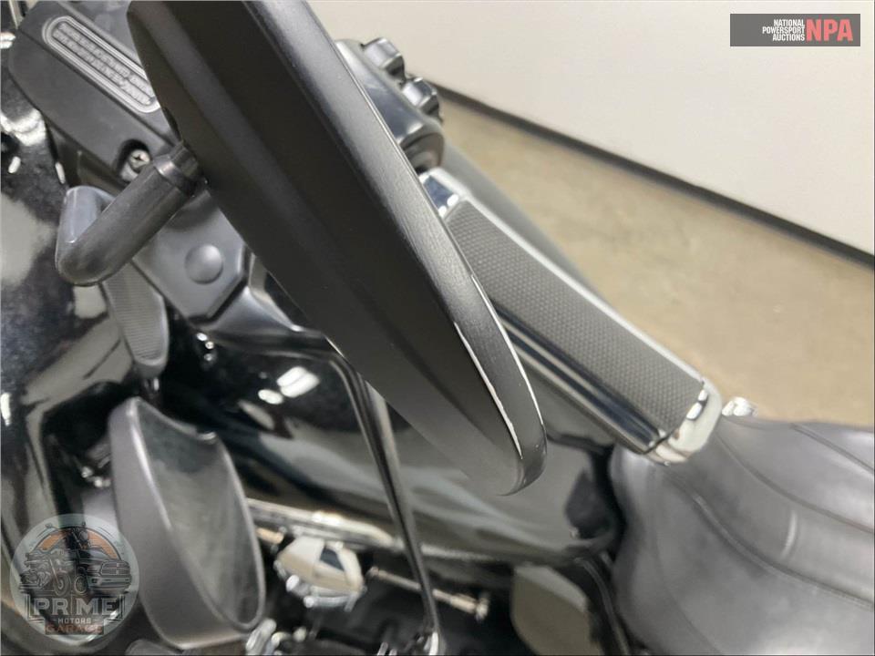 2016 Harley-Davidson FLHXSE CVO STREET GLIDE SPECIAL — фото 28