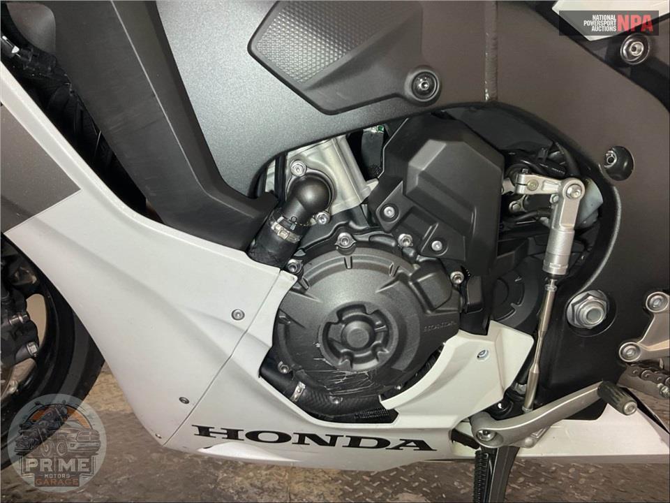 2026 Honda CBR1000RR — фото 7