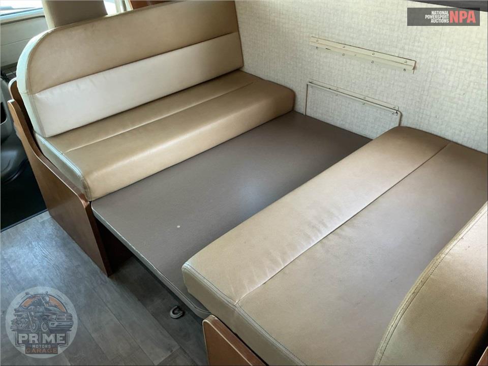 2018 Winnebago M-25B FORD - MINNIE WINNIE SERIES — фото 12