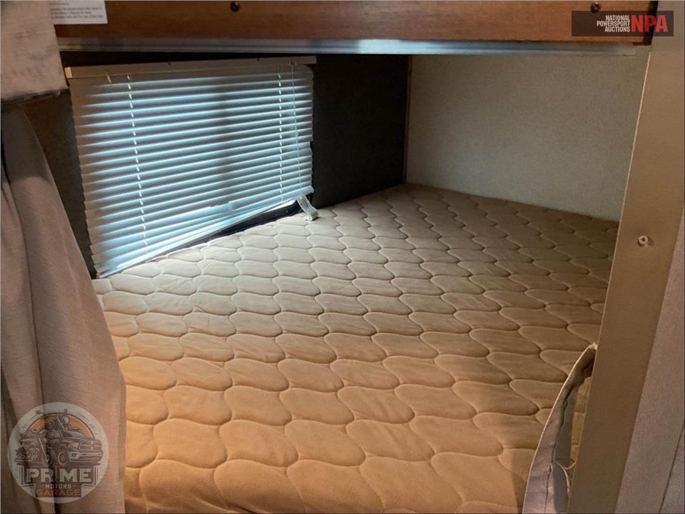 2018 Keystone Rv M-2720 BH - SUMMERLAND SERIES — фото 21