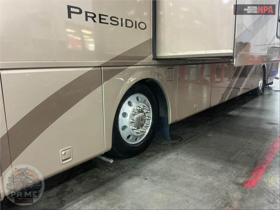 2006 Mandalay Coach M-39A WORKHORSE 330HP - PRESIDIO SERIES — фото 57