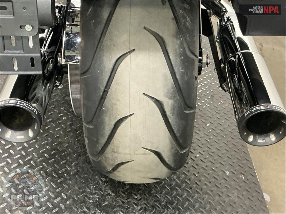 2022 Harley-Davidson FLFBS FAT BOY 114 — фото 24