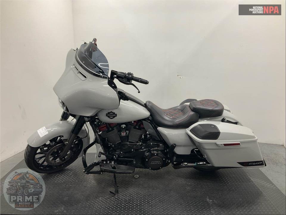 2020 Harley-Davidson FLHXSE CVO STREET GLIDE — фото 3