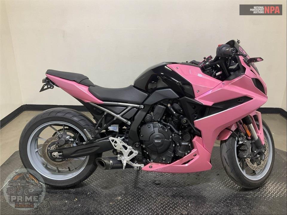 2025 Suzuki GSX800FRQM5 GSX-8R — фото 1