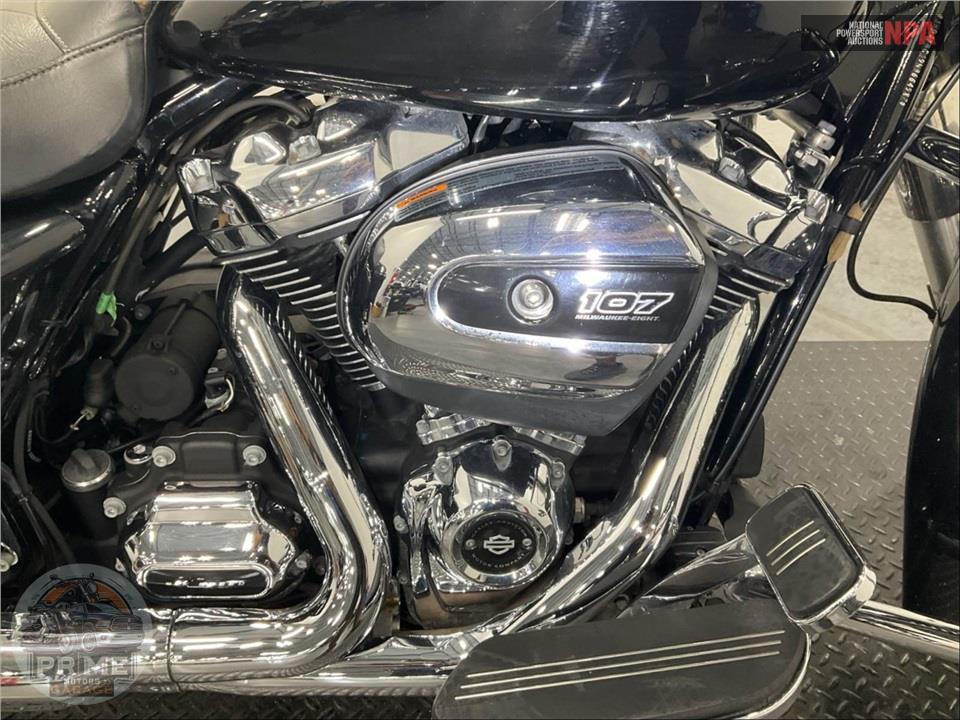 2017 Harley-Davidson FLHX STREET GLIDE — фото 6